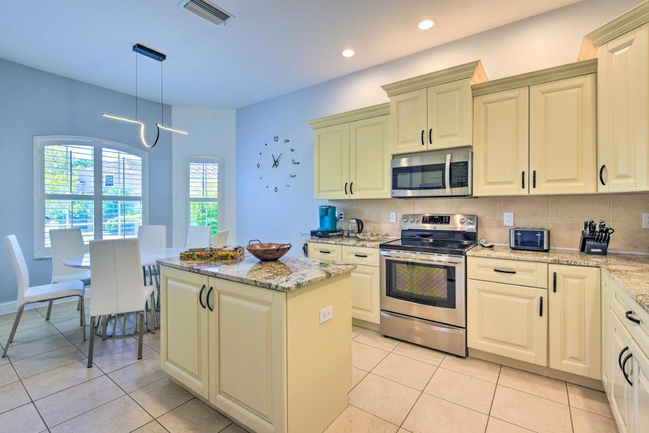 Sun-Soaked Sarasota Oasis With Pool And Hot Tub! Villa Exterior foto