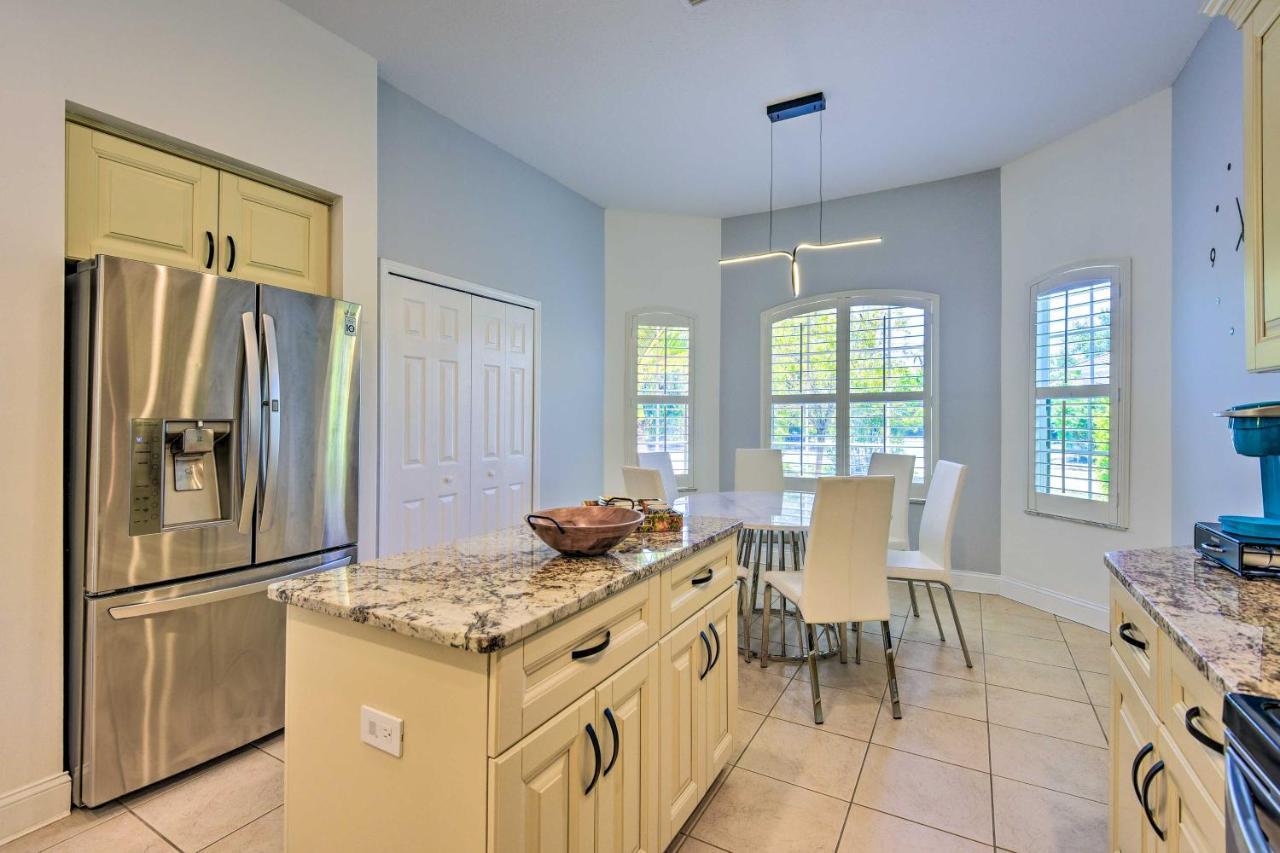 Sun-Soaked Sarasota Oasis With Pool And Hot Tub! Villa Exterior foto
