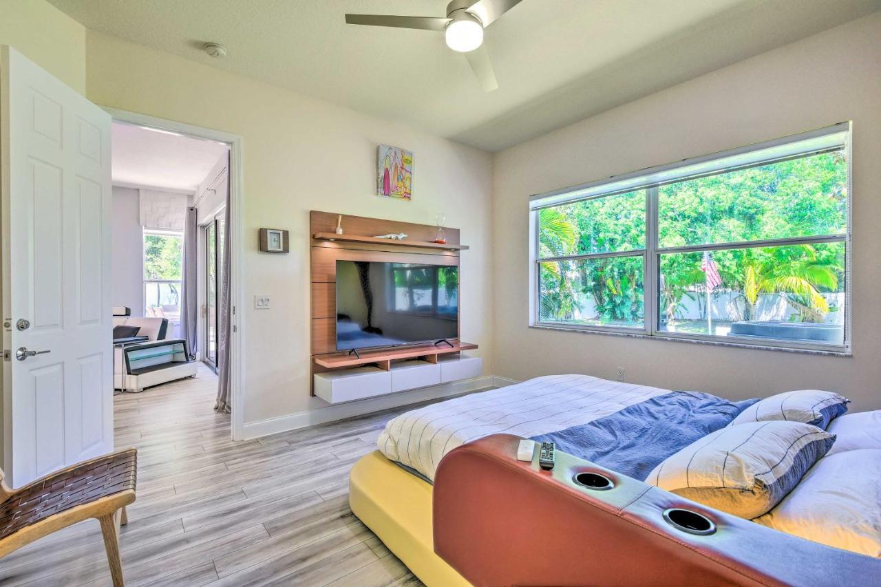 Sun-Soaked Sarasota Oasis With Pool And Hot Tub! Villa Exterior foto