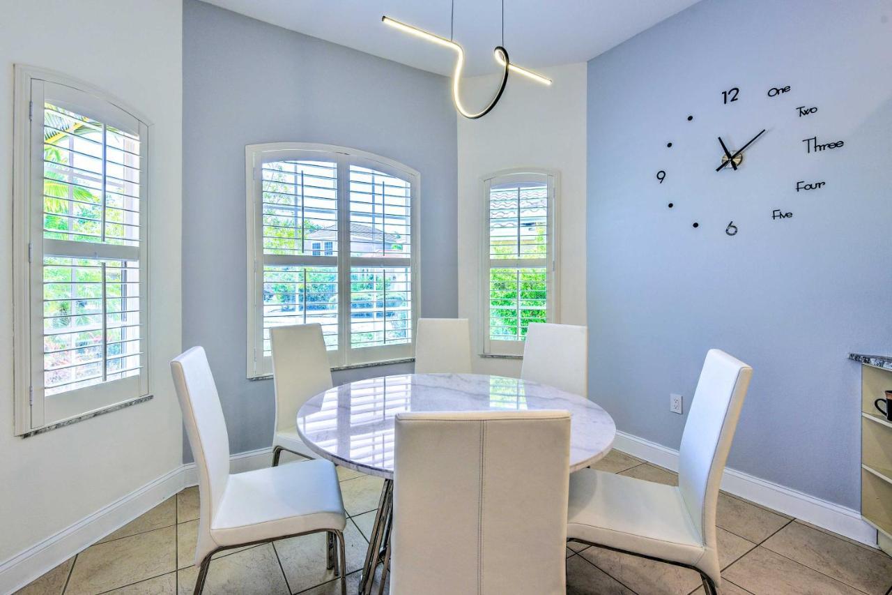 Sun-Soaked Sarasota Oasis With Pool And Hot Tub! Villa Exterior foto